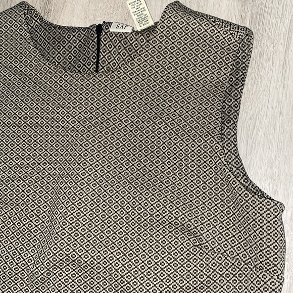 VTG Gap Geometric Tank Top - Picture 3 of 7